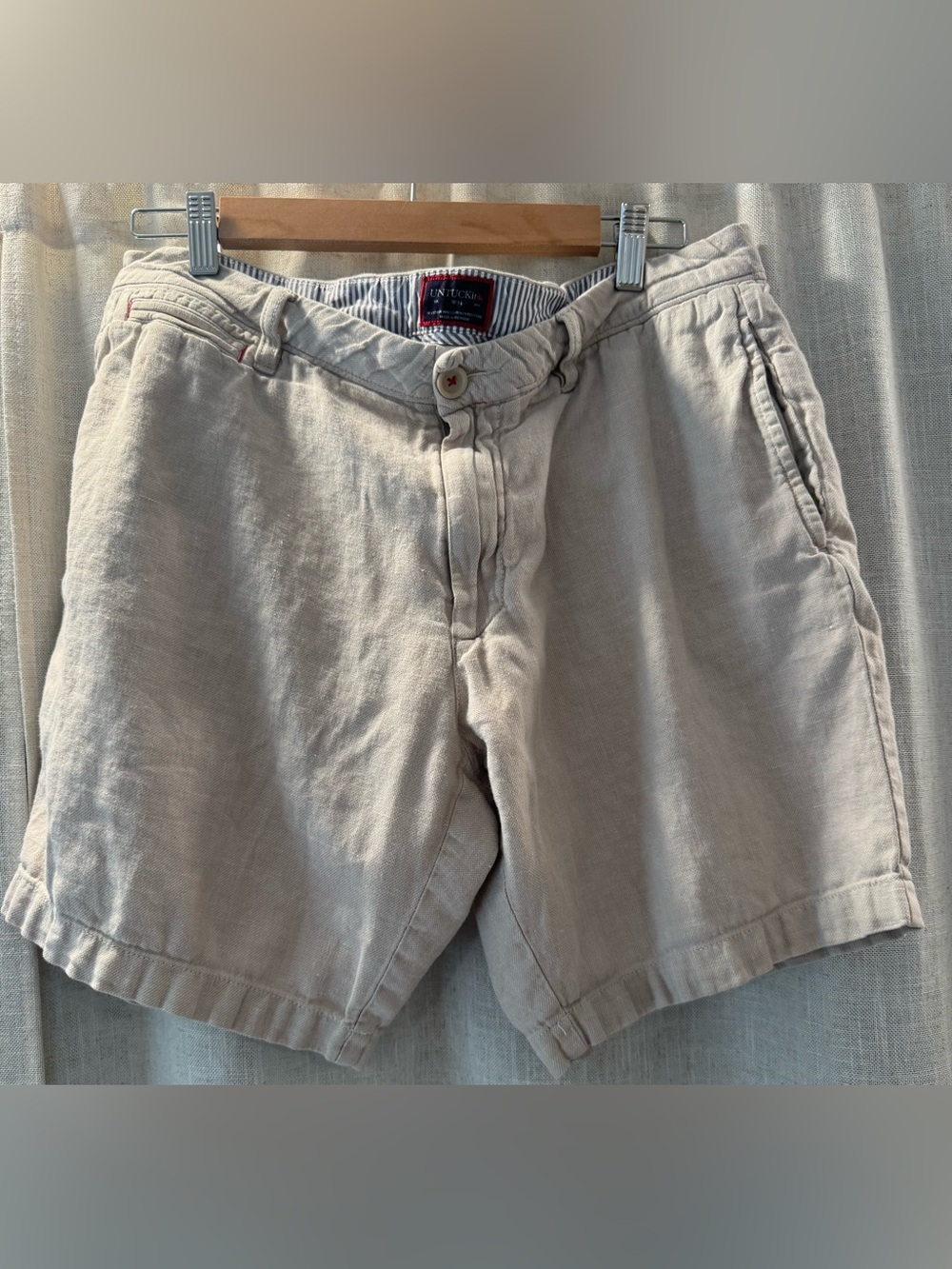 UNTUCKit Light Beige Flat Front Casual Shorts (fabric in description)